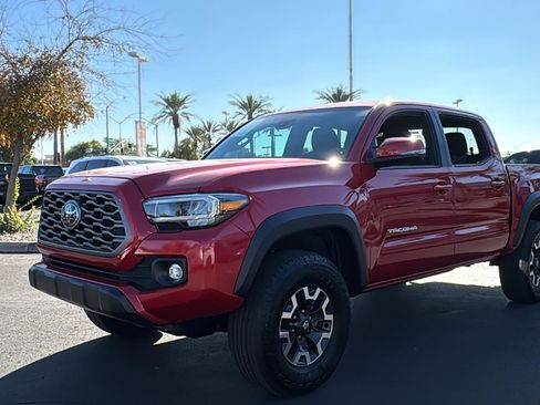 Used 2023 Toyota Tacoma TRD Sport image 3