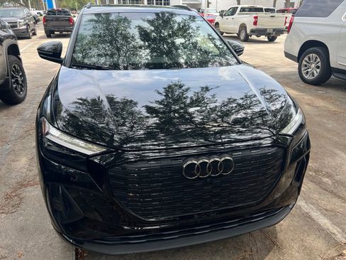 Used 2023 Audi Q4 e-tron Premium Plus AWD/4WD image 2