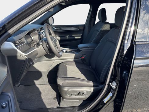 New 2025 Jeep Grand Cherokee L Laredo w/ Luxury Tech Group I image 9