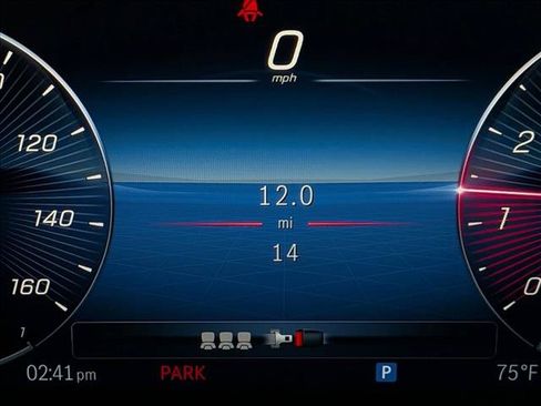New 2026 Mercedes-Benz GLB 250 image 10