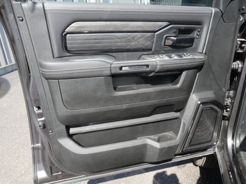 Used 2025 RAM 3500 Limited image 10