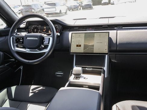 New 2026 Land Rover Range Rover Long Wheelbase SE AWD/4WD image 22