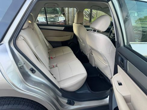Used 2019 Subaru Outback 2.5i AWD/4WD image 10