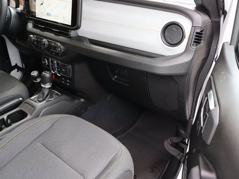 New 2025 Jeep Gladiator Sport image 45