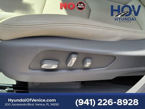 Used 2019 Cadillac XT5 Luxury FWD image 25