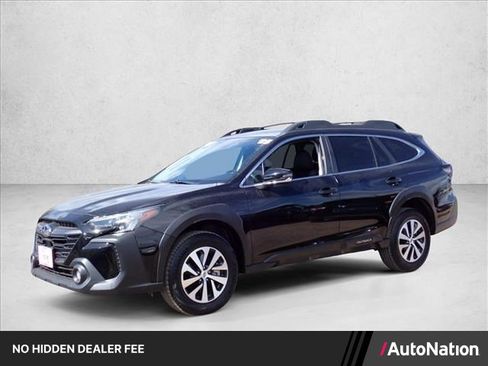 Used 2025 Subaru Outback Premium AWD/4WD image 1