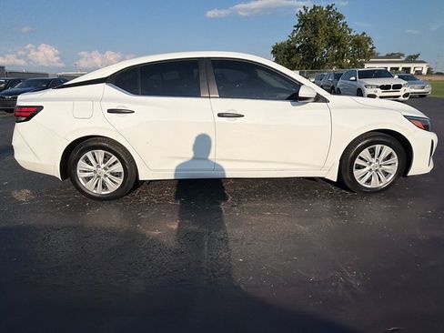 Used 2025 Nissan Sentra S FWD image 8