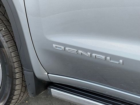 Used 2025 GMC Sierra 1500 Denali w/ Denali Reserve Package AWD/4WD image 5