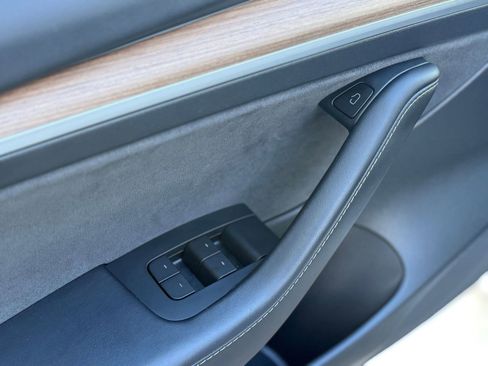 Used 2023 Tesla Model 3 Standard Range image 17