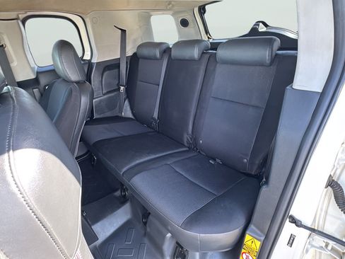 Used 2010 Toyota FJ Cruiser 4WD image 31