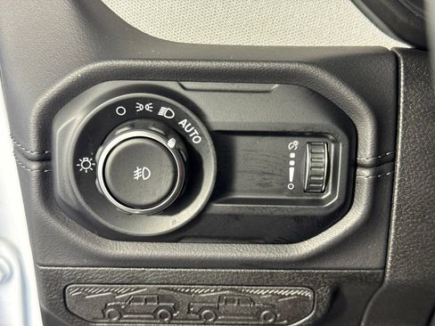Certified 2025 Jeep Wrangler Unlimited Sahara AWD/4WD image 23