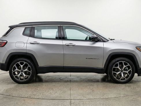 Used 2025 Jeep Compass Limited AWD/4WD image 11
