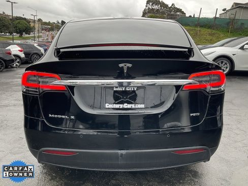 Used 2018 Tesla Model X 75D image 4