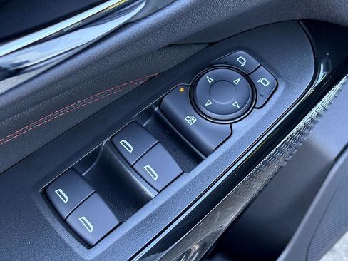 New 2026 Chevrolet Trax RS w/ Sunroof Package image 16