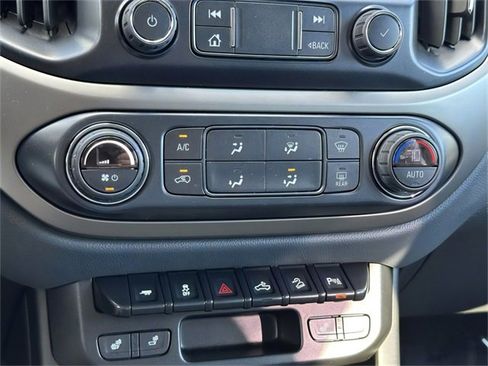 Used 2021 Chevrolet Colorado Z71 image 11