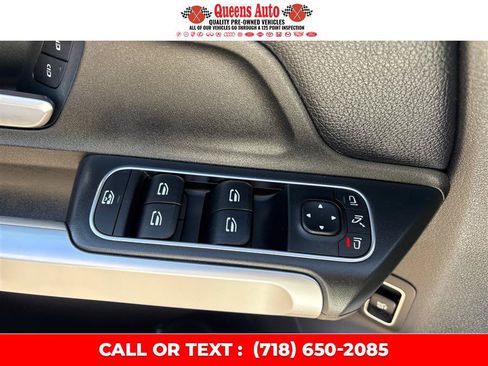 Used 2021 Mercedes-Benz GLB 250 4MATIC w/ Premium Package image 43