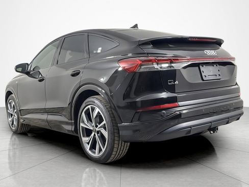 Used 2025 Audi Q4 e-tron Premium w/ Convenience Package image 3