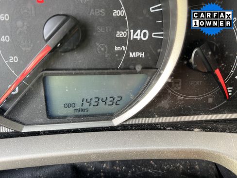 Used 2015 Toyota RAV4 LE AWD/4WD image 6