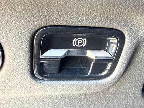 Used 2024 Mercedes-Benz EQS 450+ SUV image 30