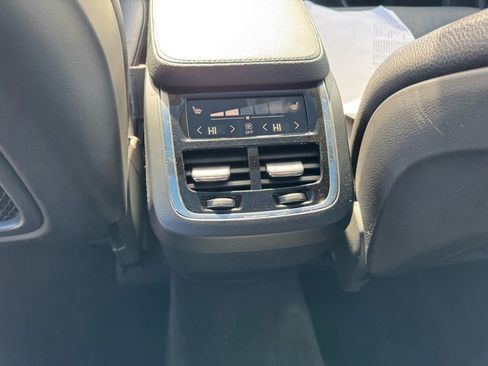 Used 2017 Volvo XC90 T6 Momentum w/ Vision Package image 14
