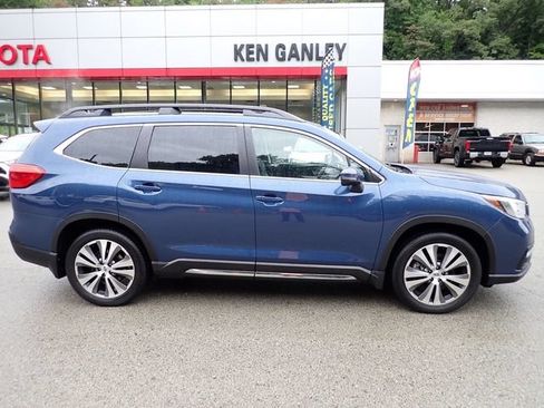 Used 2022 Subaru Ascent Limited w/ Technology Package AWD/4WD image 2
