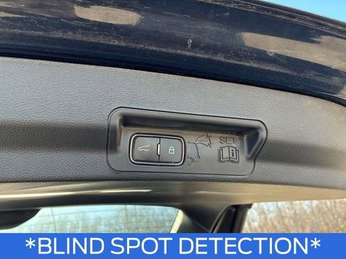 Used 2023 Ford Explorer XLT w/ Equipment Group 202A image 12