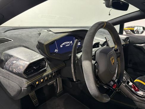 Used 2018 Lamborghini Huracan AWD/4WD image 24
