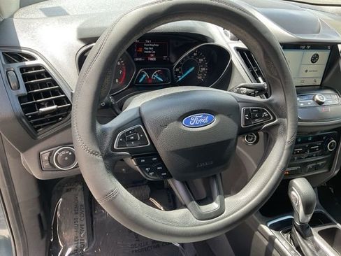 Used 2019 Ford Escape SE FWD image 15