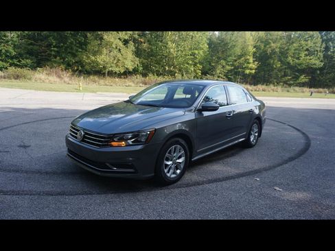 Used 2017 Volkswagen Passat 1.8T S FWD image 1