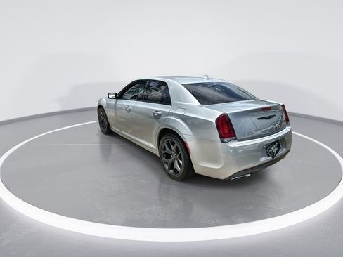 Used 2020 Chrysler 300 Touring w/ Sport Appearance Package RWD image 6
