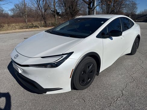 Used 2024 Toyota Prius Limited image 1
