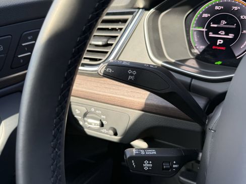 Used 2024 Audi Q5 e Premium w/ Convenience Package image 71