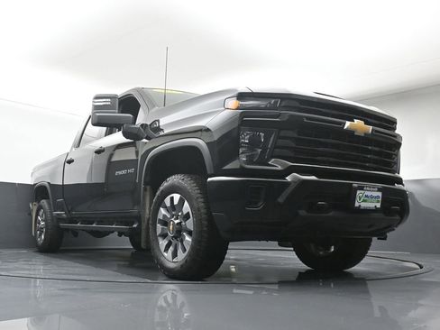 Used 2025 Chevrolet Silverado 2500 Custom w/ Custom Value Package AWD/4WD image 21