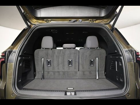 Used 2024 Chevrolet Traverse LT w/ Enhanced Driving Package FWD image 19
