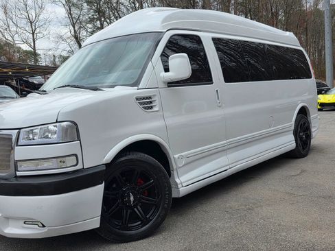 Used 2013 GMC Savana 2500 Extended w/ Power Package image 4