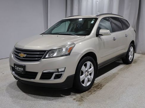 Used 2016 Chevrolet Traverse LT w/ Style and Technology Package image 6