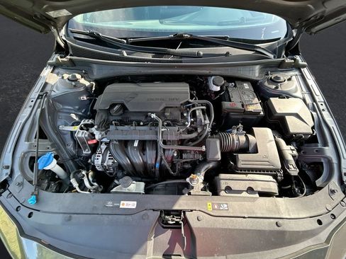 Used 2024 Hyundai Elantra SEL w/ Convenience Package FWD image 33