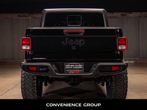 Used 2023 Jeep Gladiator Sport AWD/4WD image 8