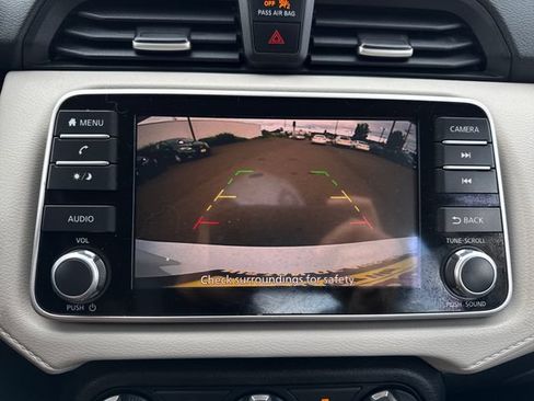 Used 2022 Nissan Versa SV FWD image 21