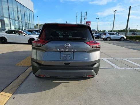 Used 2023 Nissan Rogue SV image 5