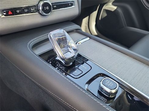 Certified 2025 Volvo XC90 B6 Ultra w/ Lounge Package image 24