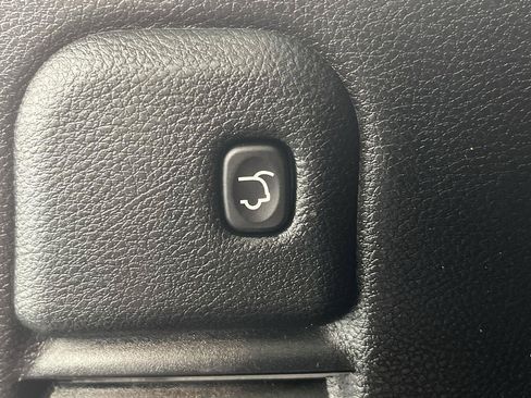Used 2019 Jeep Grand Cherokee Altitude AWD/4WD image 31