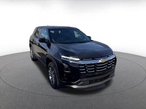 Used 2025 Chevrolet Equinox LT FWD image 3
