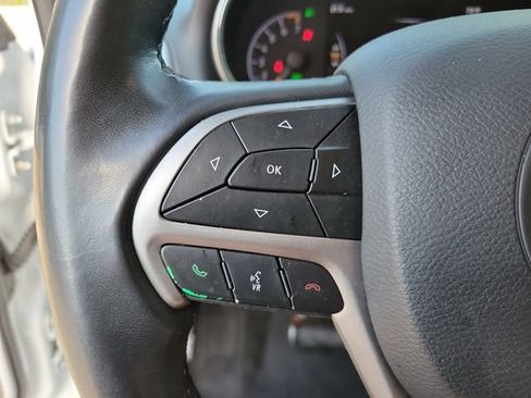 Used 2021 Jeep Grand Cherokee Laredo RWD image 26