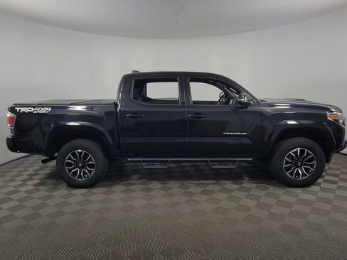 Used 2022 Toyota Tacoma TRD Sport w/ Technology Package AWD/4WD image 10