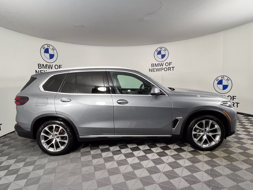 Certified 2024 BMW X5 xDrive40i w/ Parking Assistance Package AWD/4WD image 6