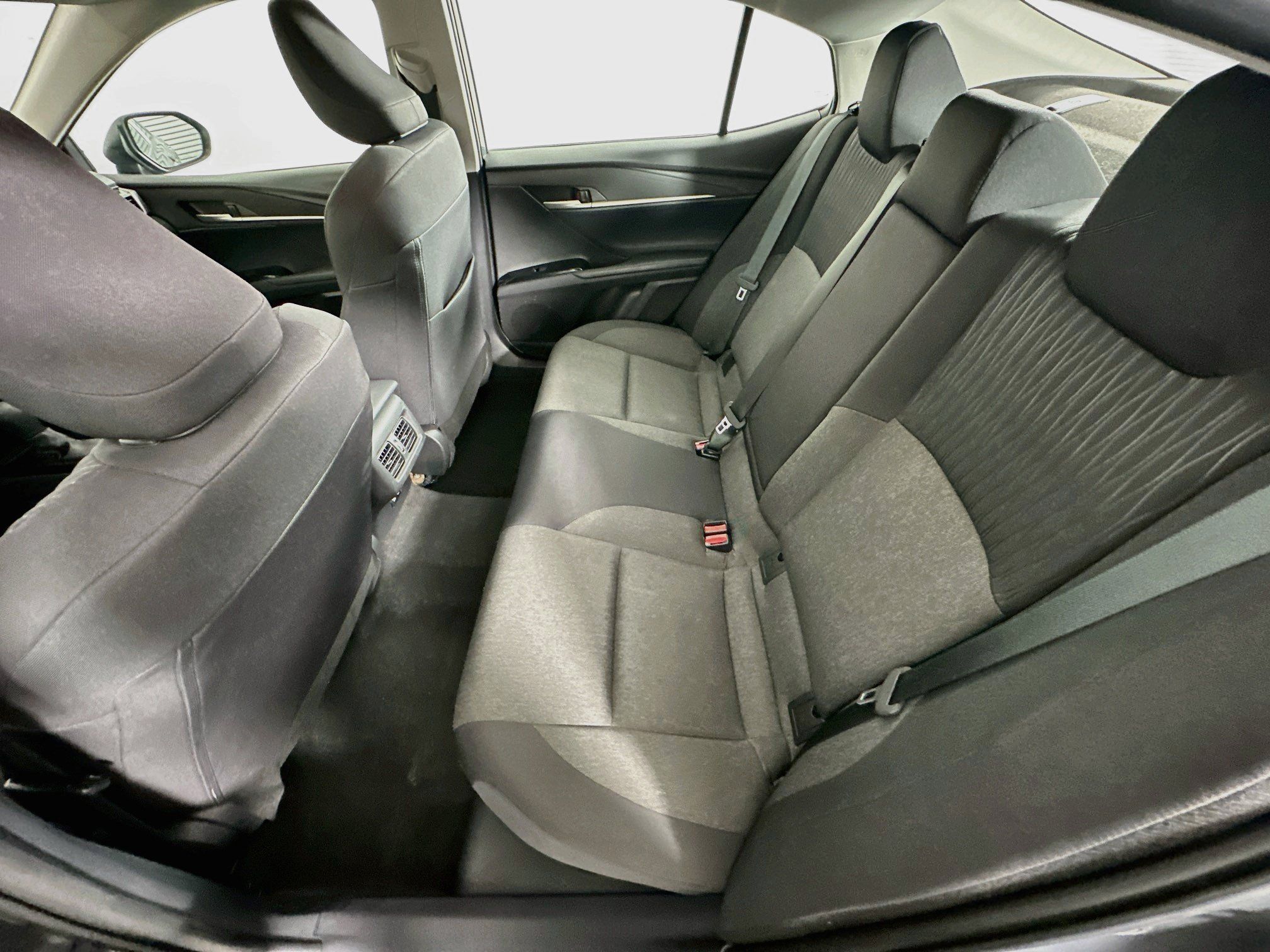 Used 2025 Toyota Camry LE FWD image 28