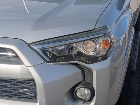 Used 2020 Toyota 4Runner SR5 image 12