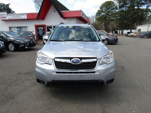 Used 2015 Subaru Forester 2.5i Premium AWD/4WD image 2