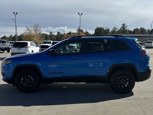 Used 2023 Jeep Cherokee Altitude Lux image 6